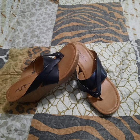 Shoes - Picture 3 of 7